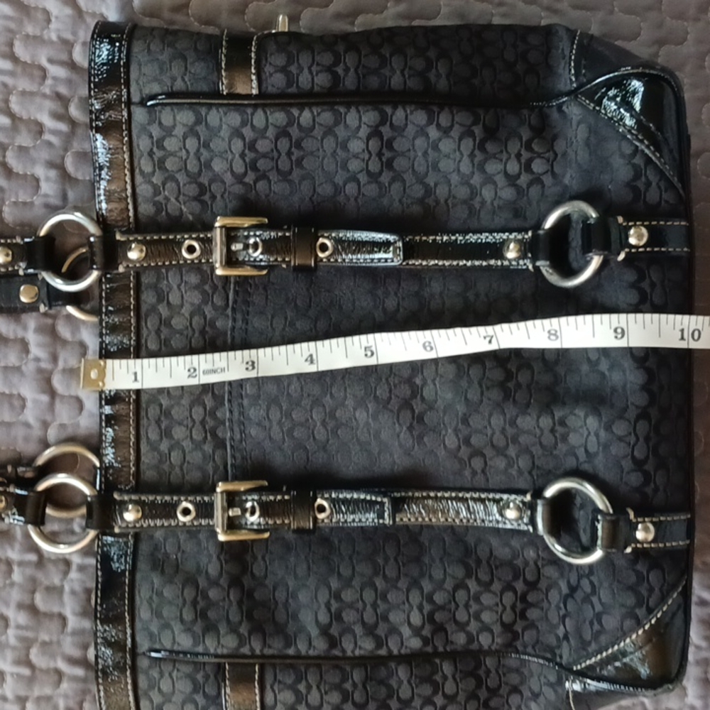 Coach bag, medium size. Great condition. Beautiful! - Picture 8 of 8